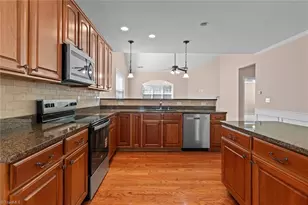 2472 Birch View Dr, High Point, NC 27265 - Photo 7