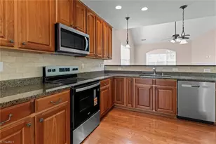 2472 Birch View Dr, High Point, NC 27265 - Photo 9