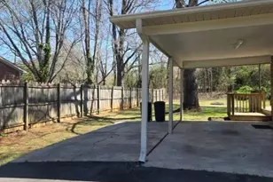 113 Merrydale Ct, King, NC 27021 - Photo 3