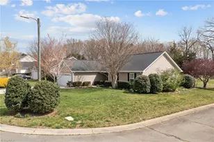 517 Walnut Crossing Dr, Whitsett, NC 27377 - Photo 3