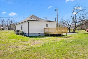 955 W Holt St, Mebane, NC 27302 - Photo 9