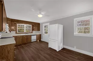 236 Jackson St, Eden, NC 27288 - Photo 11