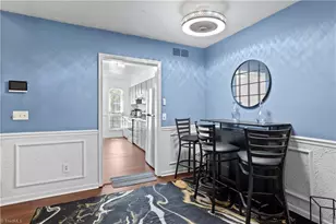 201 E Montcastle Dr, Greensboro, NC 27406 - Photo 11