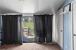 201 E Montcastle Dr, Greensboro, NC 27406 - Photo 15