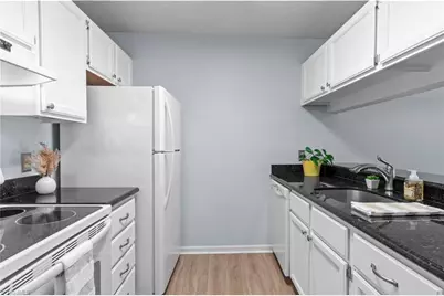 239 Oakwood Court #239-Building F, Winston-Salem, NC 27103 - Photo 5