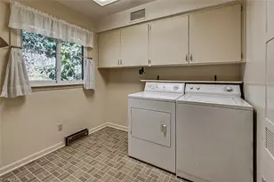 215 Pineburr Rd, Greensboro, NC 27455 - Photo 35