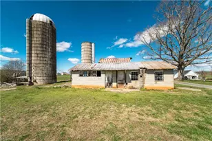 2012 Old Fletcher Rd, Yadkinville, NC 27055 - Photo 27