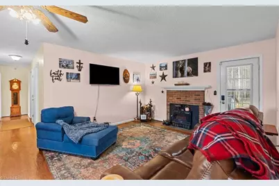 4076 Dunbar Bridge Road, Asheboro, NC 27205 - Photo 5