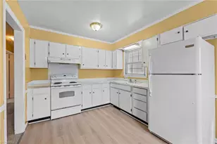 2419 Fernbrook Rd, Greensboro, NC 27405 - Photo 11