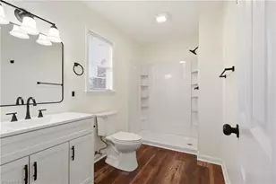 3206 Crestview Dr, High Point, NC 27260 - Photo 17