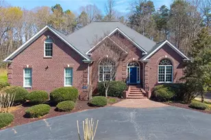 1515 Timber Creek Ln, Kernersville, NC 27284 - Photo 3