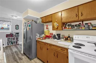 918 Hampton St, Eden, NC 27288 - Photo 17