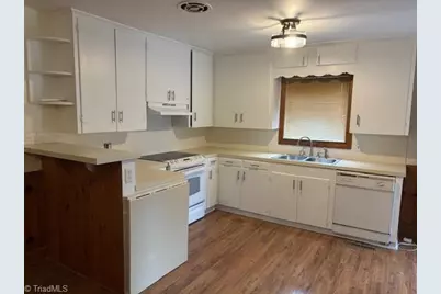 4621 Shattalon Drive, Winston-Salem, NC 27106 - Photo 9