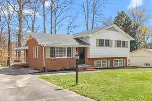 3005 Twin Lakes Dr, Greensboro, NC 27407 - Photo 33