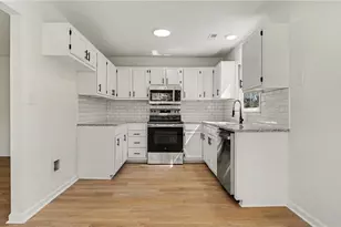 4007 Sassafras Ct, Greensboro, NC 27410 - Photo 11