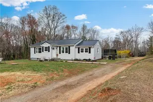 379 Pat Nixon Rd, State Road, NC 28676 - Photo 3