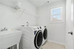 4290 Pelican St, High Point, NC 27265 - Photo 35