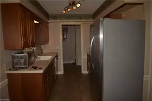 301 Lindale Dr, High Point, NC 27265 - Photo 11