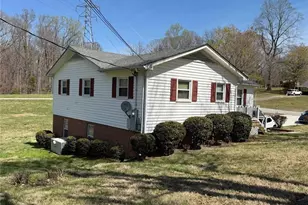 307 Brookview Cir, Jamestown, NC 27282 - Photo 3