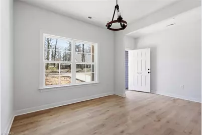 531 Dogwood Circle, High Point, NC 27260 - Photo 9