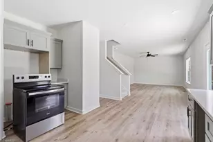 529 Dogwood Cir, High Point, NC 27260 - Photo 11