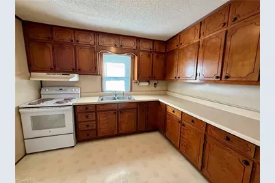 7468 Nc Highway 135, Mayodan, NC 27027 - Photo 9