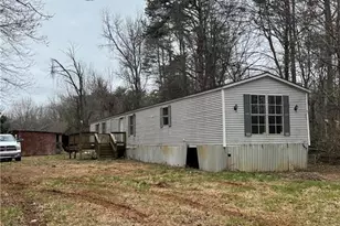 2416 Minorwood Rd, Greensboro, NC 27405 - Photo 9