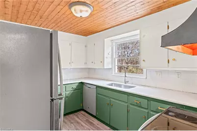 1401 Drumcliffe Road, Winston-Salem, NC 27103 - Photo 15