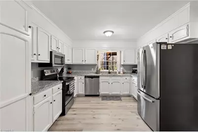 2302 Beaverbrook Drive, Greensboro, NC 27406 - Photo 9