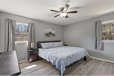 2302 Beaverbrook Drive, Greensboro, NC 27406 - Photo 15