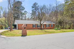 2302 Beaverbrook Dr, Greensboro, NC 27406 - Photo 39