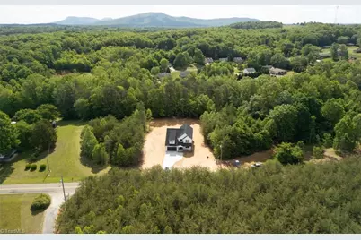 482 Carson Road, Pilot Mountain, NC 27041 - Photo 3