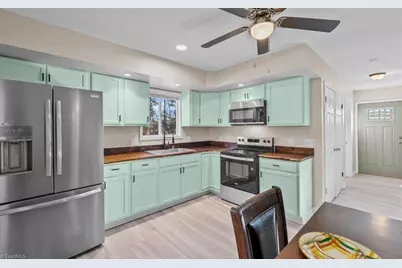 7489 Riverside Road, Seagrove, NC 27341 - Photo 15