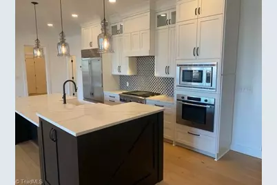 530 N Trade Street #403, Winston-Salem, NC 27101 - Photo 11