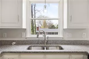 2821 Edgewood Ave, Burlington, NC 27215 - Photo 9