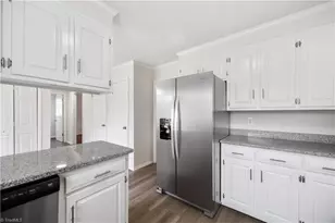 2821 Edgewood Ave, Burlington, NC 27215 - Photo 13