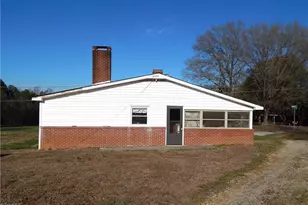 4190 Grubbs Rd, Walkertown, NC 27051 - Photo 5