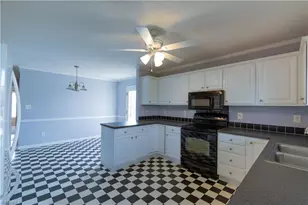 6055 Wind Shadow Ln, Walkertown, NC 27051 - Photo 9