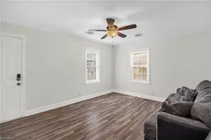 2805 Kentwood St, Greensboro, NC 27405 - Photo 7