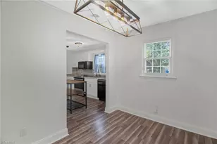 2805 Kentwood St, Greensboro, NC 27405 - Photo 15