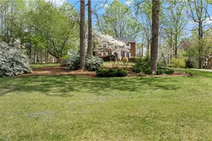 5664 Regents Park Rd, Kernersville, NC 27284 - Photo 17