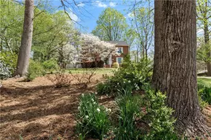 5664 Regents Park Rd, Kernersville, NC 27284 - Photo 9