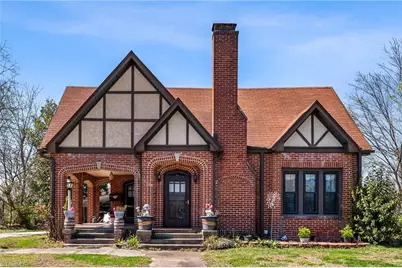 208 Cox Avenue, Thomasville, NC 27360 - Photo 1