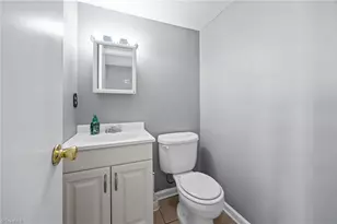 5723 Bramblegate Rd, Greensboro, NC 27409 - Photo 15