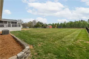 245 Lumina Dr, Lexington, NC 27295 - Photo 3