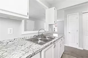 1109 Benjamin Benson St, Greensboro, NC 27406 - Photo 15