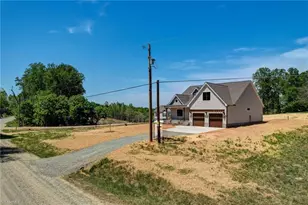 1375 Purcell Rd, Reidsville, NC 27320 - Photo 3