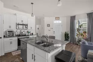 1245 Evelynnview Ln, Kernersville, NC 27284 - Photo 9