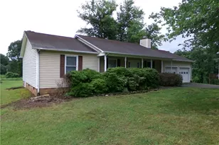 844 Leichester Square Ct, Kernersville, NC 27284 - Photo 3