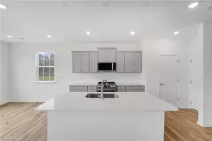 5289 Amaryllis Wy, Winston-Salem, NC 27104 - Photo 5